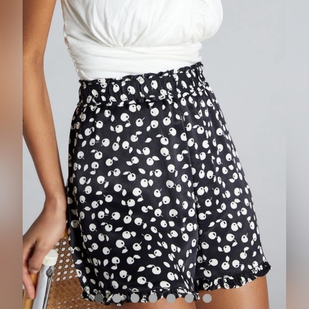 Madewell High Waisted Black And White Cherry Shorts Size Large - Picture 7 of 7